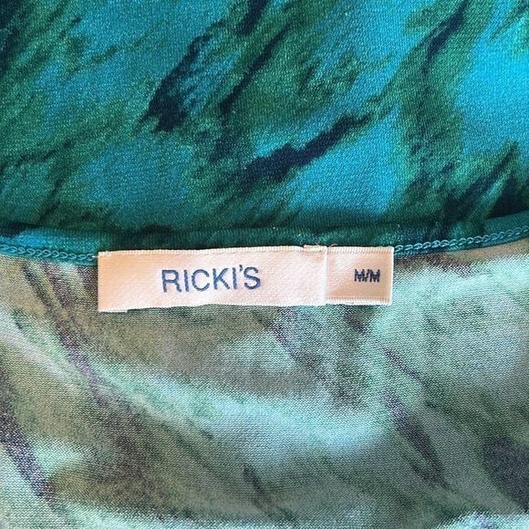 Ricki’s Greeb/Blue Printed Short Sleeve Beaded Top Size M - Picture 7 of 9